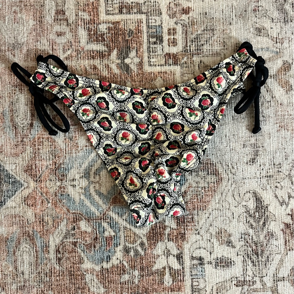 Vintage Rose Ruched Swimsuit Bottoms